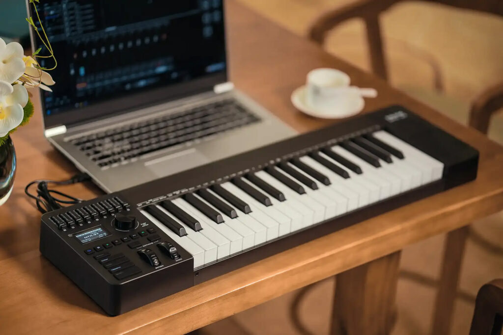NUX NTK-37 MIDI Keyboard Controller คีย์บอร์ด MIDI 37 คีย์ สำหรับทำเพลงและโปรดักชั่น
